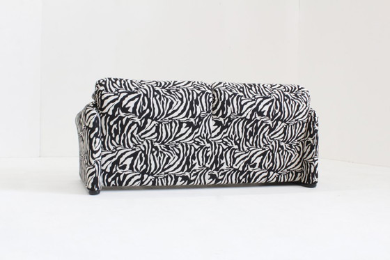 Image 1 of Divano Cassina Maralunga 2 posti di Vico Magistretti tessuto Zebra