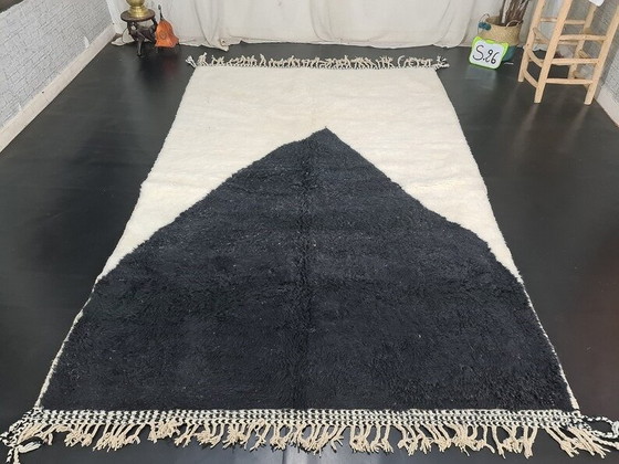 Image 1 of Traditional handmade pure wool rug, size 200/300 cm, white and black