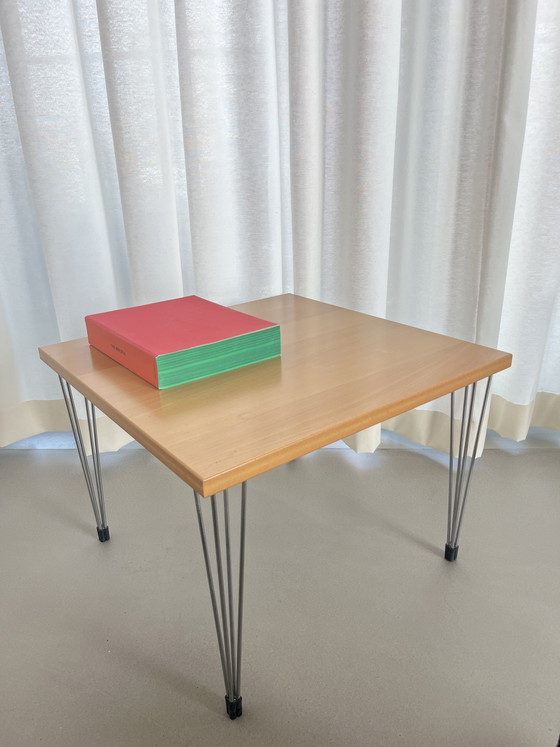 Image 1 of Vintage Pin Age Side Table – Arne Jacobsen for Fritz Hansen