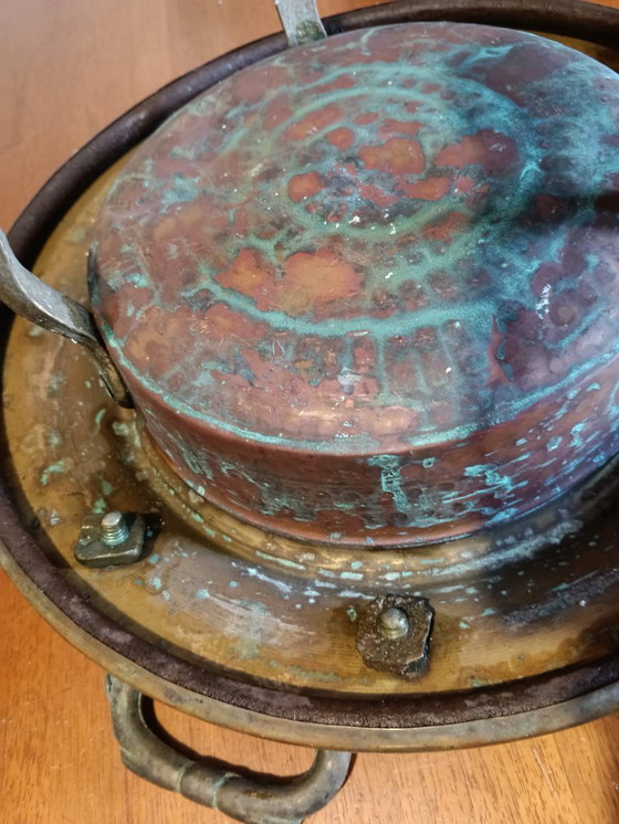 Image 1 of Antieke koperen en messing tafelbrander uit het einde van de 19e eeuw.