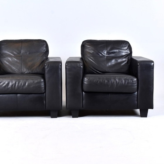 Image 1 of Zwei IKEA „Skogaby“-Sessel in schwarzem Kunstleder