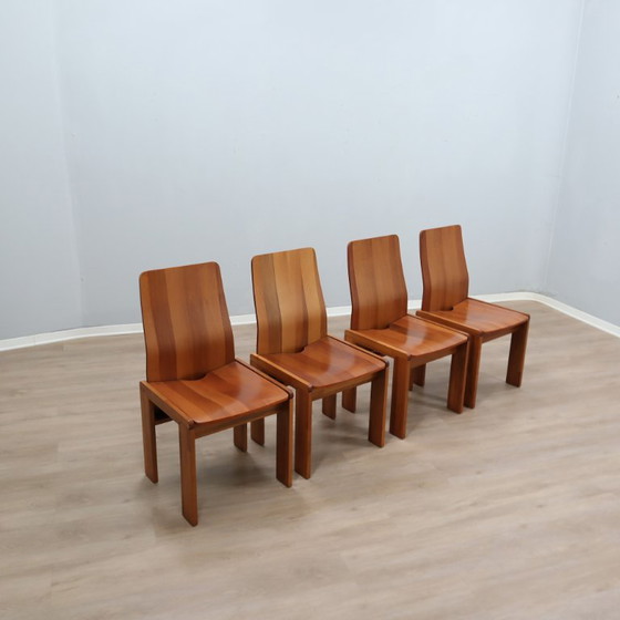 Ensemble de 4 chaises italiennes à dossier haut en bois courbé, style Scarpa, années 1970 (photo 3 of 15)