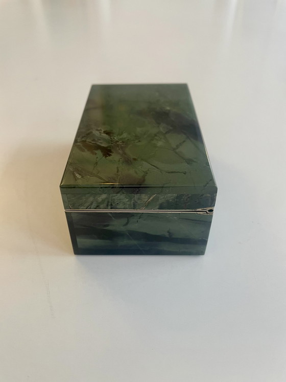 Image 1 of Scatola verde aus Jaspis mit Samtfutter