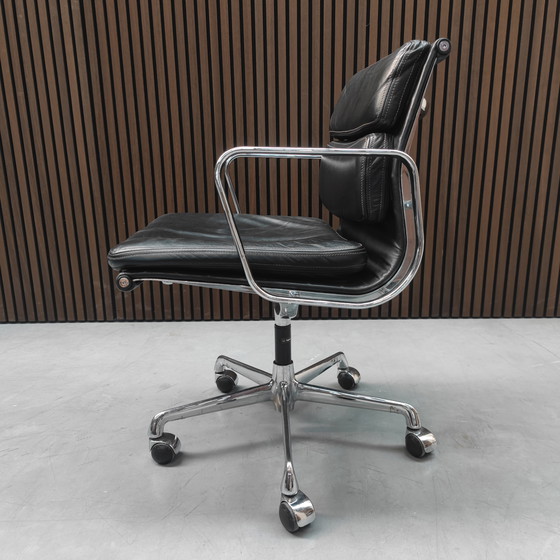 Image 1 of Herman Miller Eames EA217 - Pelle nera vintage