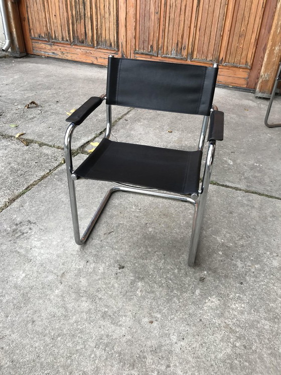 Mid-Century Chrome Tubular Coffee Table With Chairs, 1960s, Set of 3, Leather, Black, Mid Century Modern (photo 6 of 9)