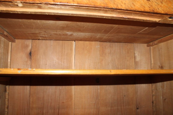 Elegant 19e-eeuws Biedermeier halfkastje – Buffetkasten, Wood (photo 14 of 14)
