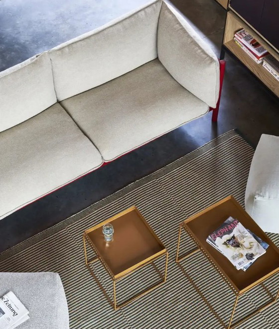 Image 1 of Mesa auxiliar HAY