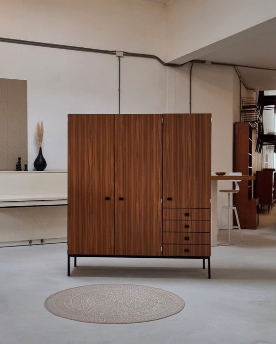 Image 1 of Garderobe der 70er Jahre