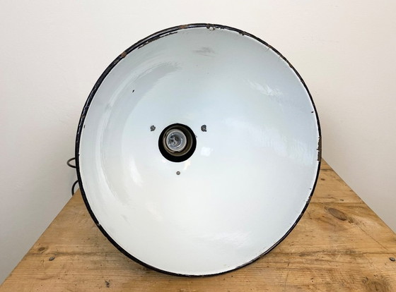 Image 1 of Suspension industrielle Bauhaus en émail noir, années 1930