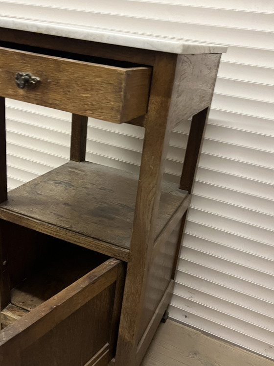 Beautiful antique French bedside table with a marble top. Height: 82cm. Top 40x40cm. – Nightstands, Wood (photo 6 of 6)