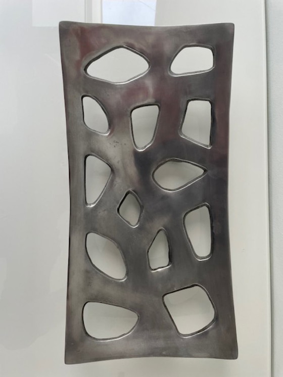 Image 1 of Artistieke aluminium schaal met opengewerkt patroon