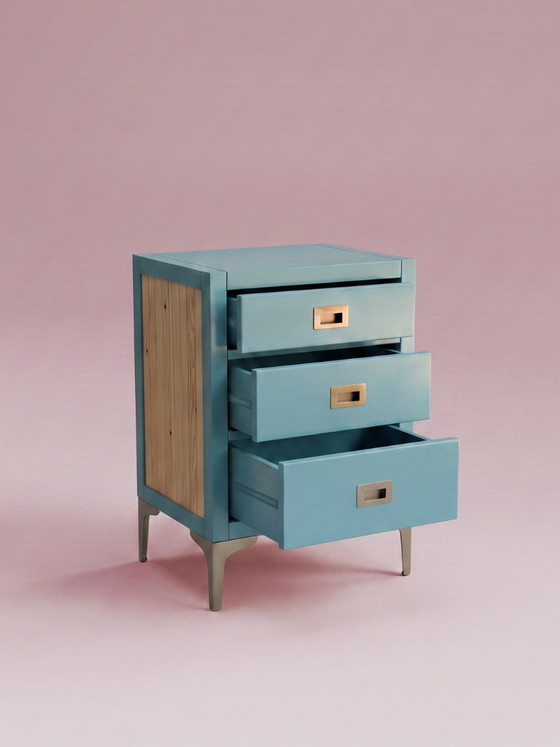 Restaurierter Mindi-Holz-Akzentschrank – Kommoden, Wood (photo 3 of 6)