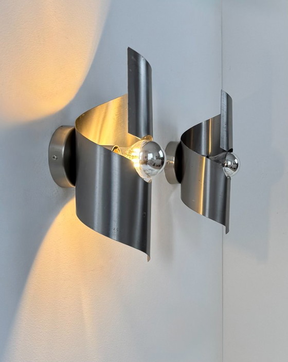 Image 1 of Een paar vintage wandlampen, gepatineerd gebogen staal, Frankrijk, 1970