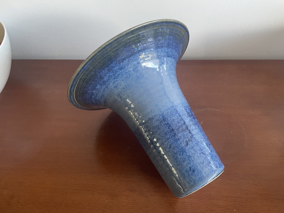 Image 1 of Gubbels Helden - Blaue Kunsttöpferei Trompetenvase