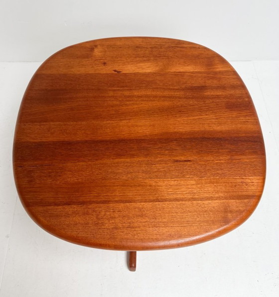 Image 1 of Mesa auxiliar de madera maciza de Durlynd, años 60