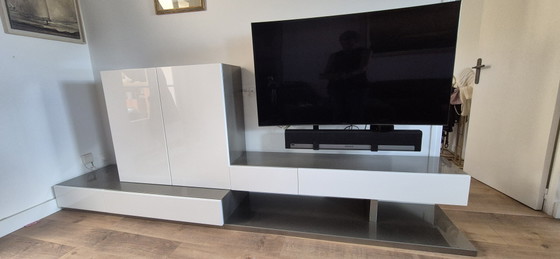 Image 1 of Roche Bobois TV-Möbel, weiß und champagnerfarben lackiert