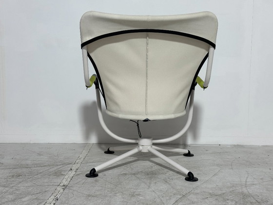 (3 disponibles) Fauteuil Vitra Waver - Konstantin Grcic - blanc/vert - fauteuil pivotant - modèle discontinué (photo 2 of 5)