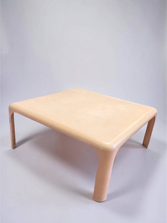 Image 1 of Tavolino da caffè Artemide Giano anni '70 – Design italiano Space Age in ABS – 70×70 cm – Firmato