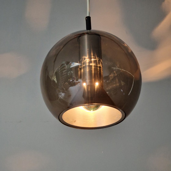 Image 1 of Set of 4 Pendant Lamps - Raak Amsterdam - Design Frank Ligtelijn - 1970s - Smoked glass