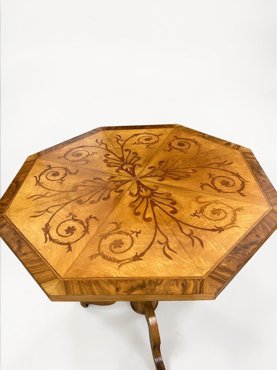 Image 1 of Antieke salontafel met inlegwerk, circa 1900, Biedermeier-stijl, walnootfineer, bijzettafel, vintage tafel