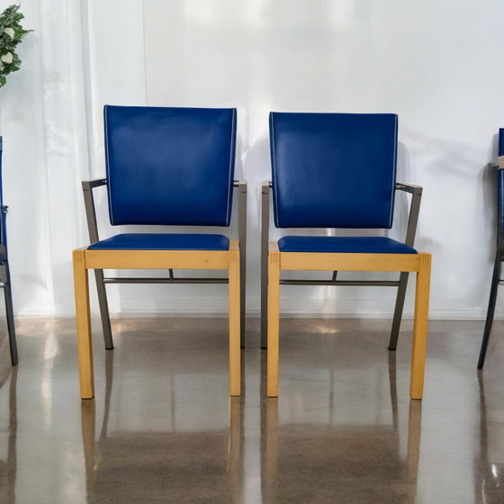 Image 1 of 2 designstoelen, ontwerpstijl vergelijkbaar met Bauhaus, hout/metaal