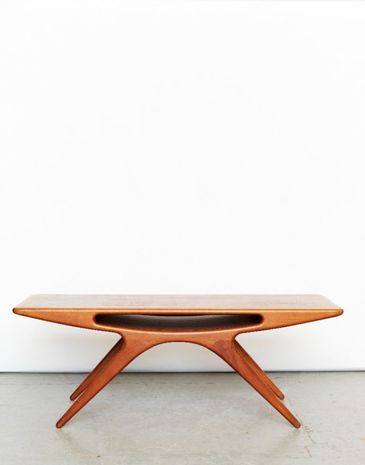 Mesa de café Johnnes Andersen "Smile" para CFC Silkeborg