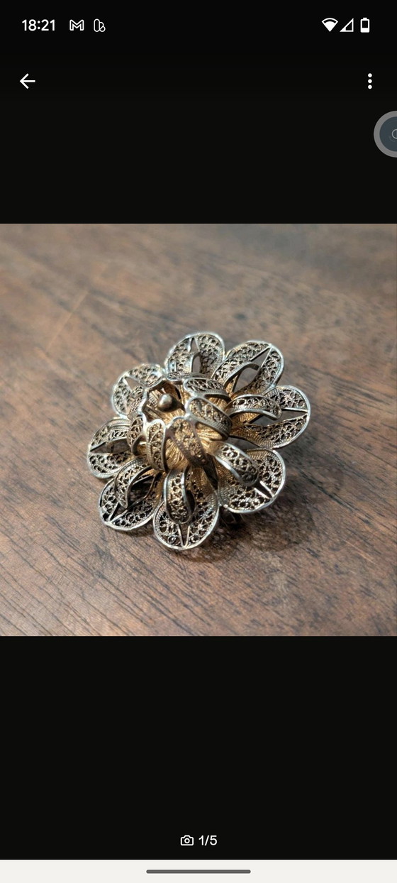Image 1 of Beautiful old silver brooch gold plated / flower

Genuine silver gold plated

Have a look at my other items