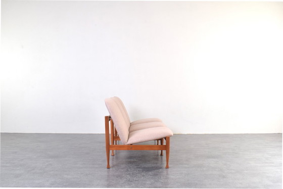 Image 1 of Mid-Century sofa van Marian Grabiński, jaren 60.