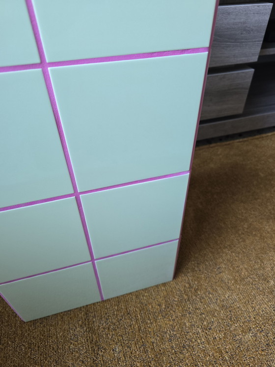 Image 1 of Mesa de azulejos 30x30x60H Verde y Rosa