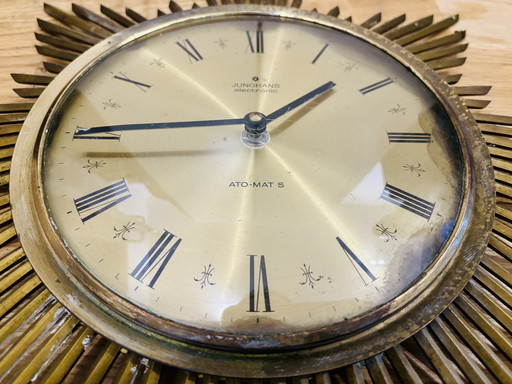 Horloge murale sunburst Junghans - Années 1960 laiton 45cm vintage