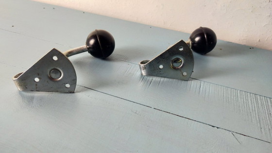 Due Appendiabiti Scolastici Vintage – Metal, Plastic (photo 2 of 5)