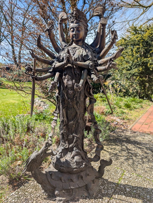 Large Bronze Statue of the Thousand-Armed Guanyin (Avalokiteshvara) – 114 cm