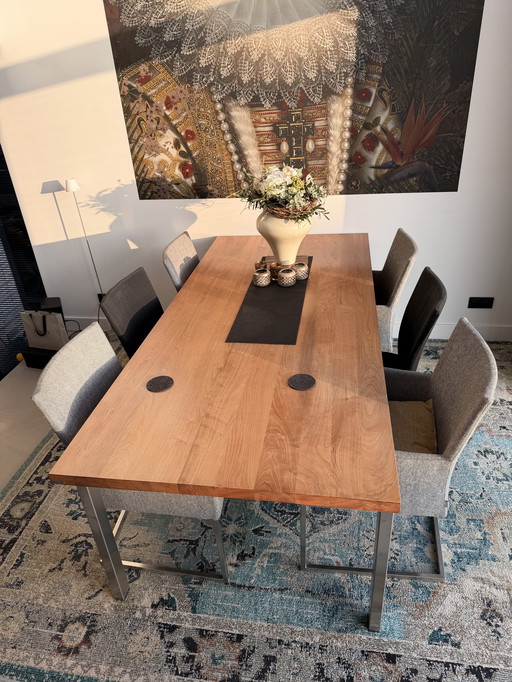 Wat mooi!! Bert Plantagie notenhouten eettafel