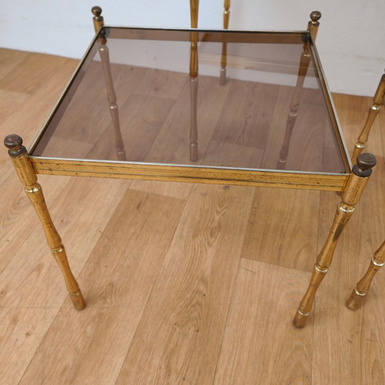 Image 1 of Tables gigognes de style Régence, imitation bambou, style Hollywood vintage.