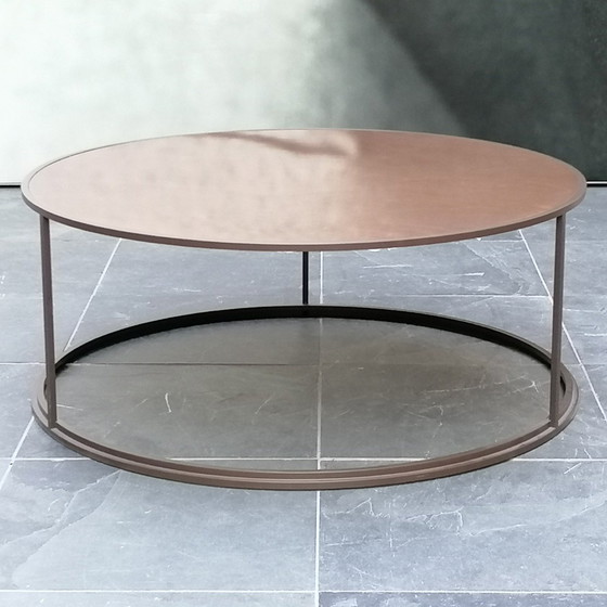 Image 1 of Pode Gloss Wenqé coffee table