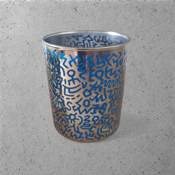 Image 1 of Dos jarrones firmados por Keith Haring - Cristal opalino - Estilo Pop Art