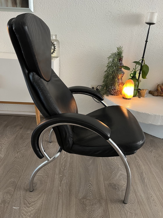 Image 1 of Vintage Design Fauteuil – Postmodern "Wingback" in Zwart Leer