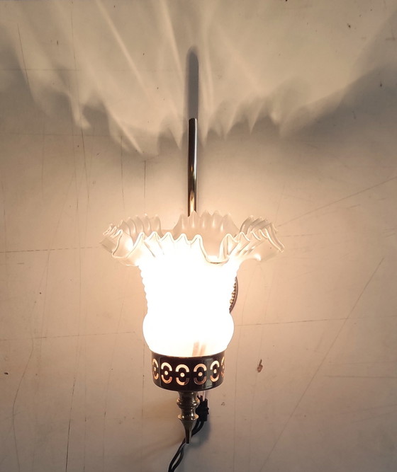 Image 1 of Applique en métal doré et tulipe en verre - mid. XXeme 