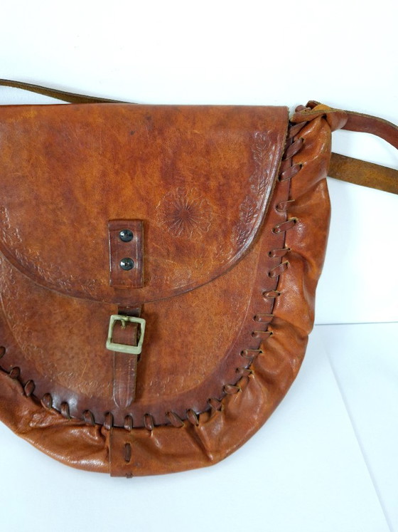 Image 1 of Vintage handtas van bruin leer met reliëf: handgemaakte boho schoudertas