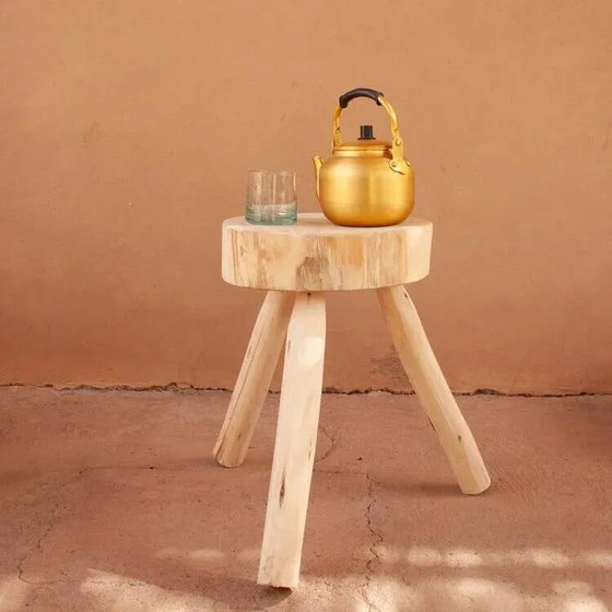 Tabouret trépied en bois brut – Scandinavian (photo 4 of 6)