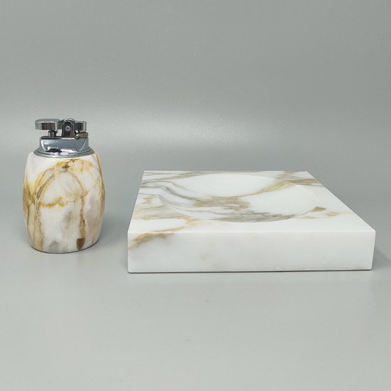 Italiaanse onyx rookset in mid-century modern stijl uit de jaren 60 met tafelaansteker en asbak. Normale (photo 2 of 12)