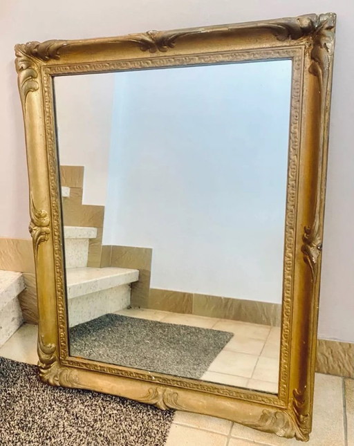 Specchio del XIX secolo con modanature dorate