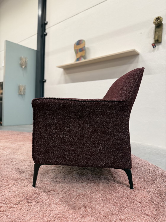 Image 1 of Leolux Mayuro Fauteuil met Poef Mondo Viola stof 