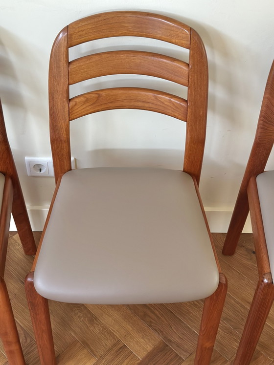 Image 1 of Set 4 vintage deens design stoelen DYRLUND jaren 50/60/70