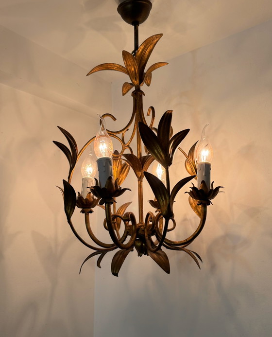 Image 1 of Gouden kroonluchter met palmbladmotief uit de jaren 70