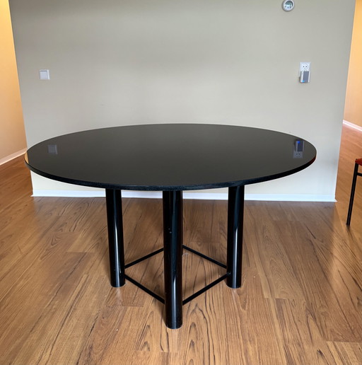 Table composite noire rétro moderne