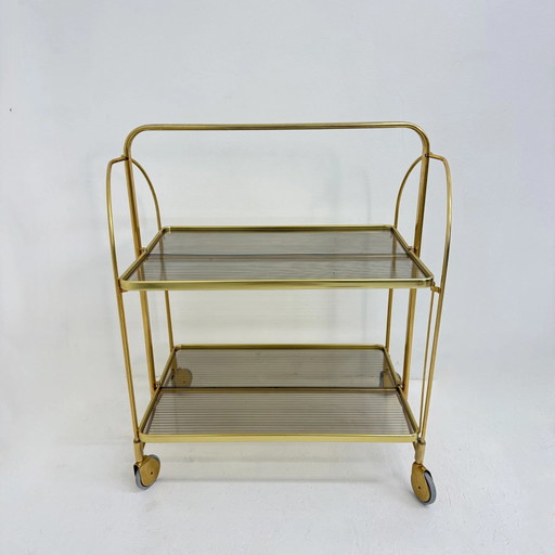 Carrito de Bar Plegable Mid-Century Modern de Latón y Cristal Acrílico Nervado, Años 70