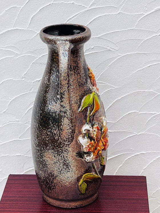 Image 1 of Grande vaso vintage della Germania Ovest, manici, decorazione floreale in rilievo