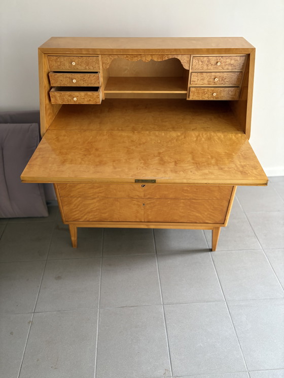 Image 1 of Sekretärin