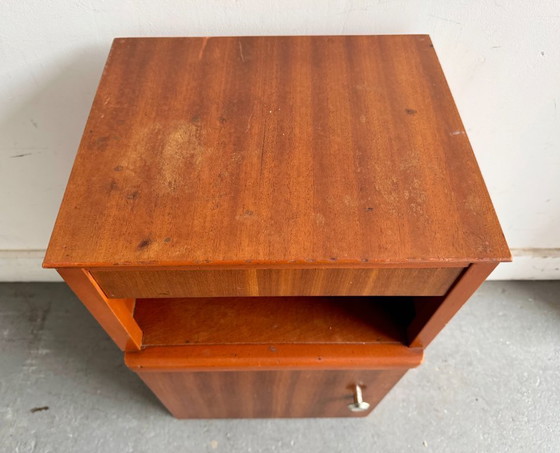 Image 1 of Comodino vintage con cassetto